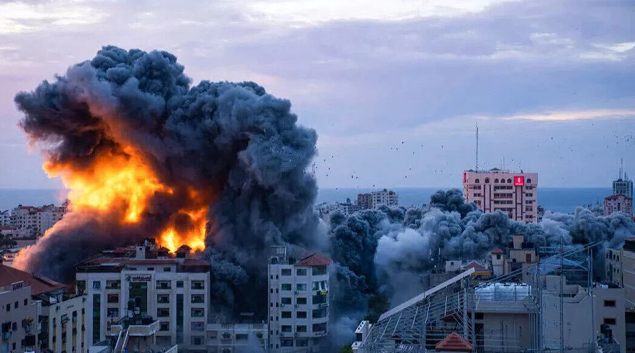 Gazze Yerle Bir Oldu: İsrail Saldırıları Arttırıyor!
