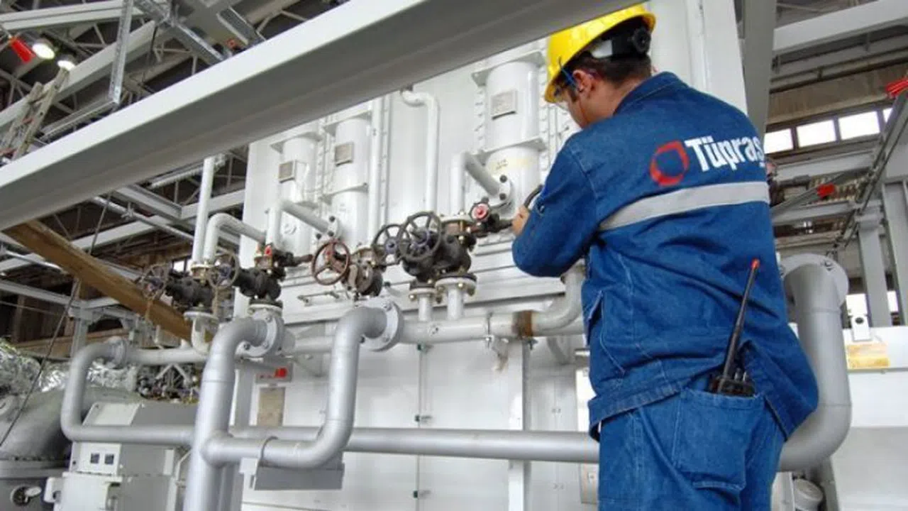 Tüpraş İşçileri Zam Bekliyor