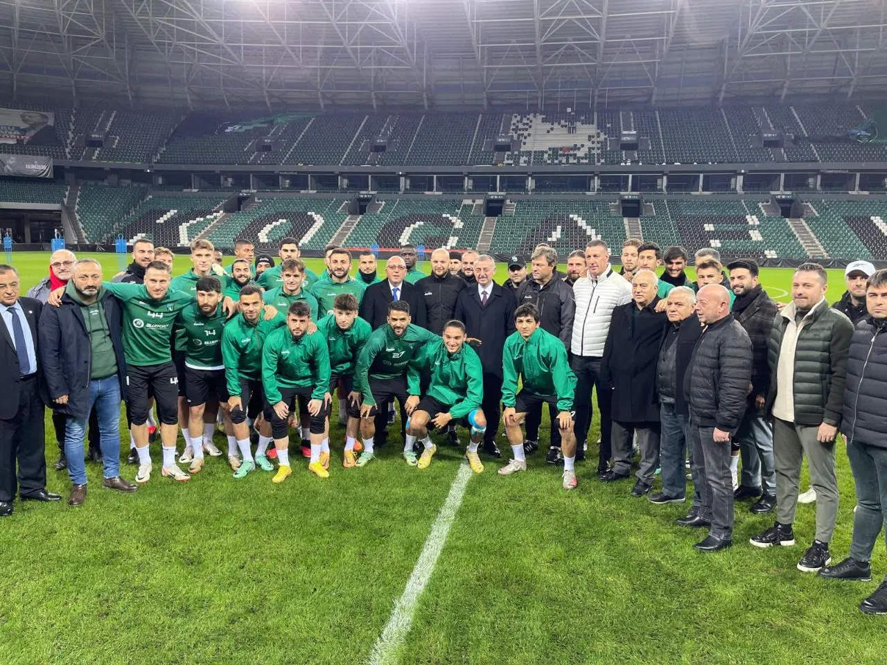 Tahir Büyükakın Kocaelispor’u Ziyaret Etti