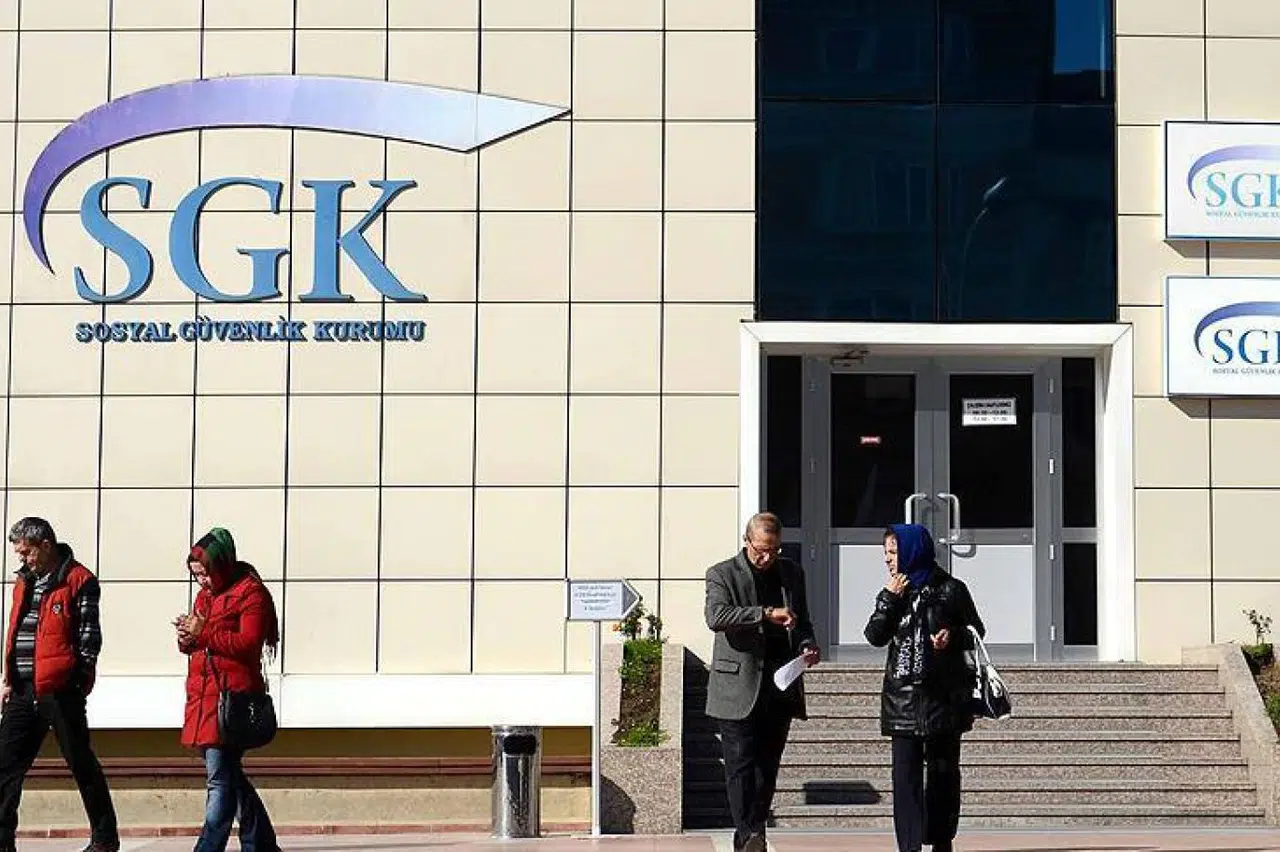Emeklilik Beklentilerinde Hayal Kırıklığı: Seyyanen Zam Umudu Sönüyor