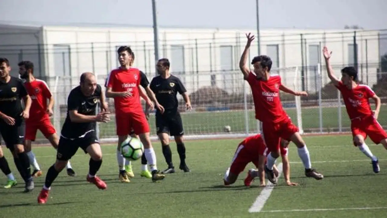 Tatlıpınarspor, Yenicespor'u 4-0 Yenerek Liderlik Koltuğuna Oturdu!