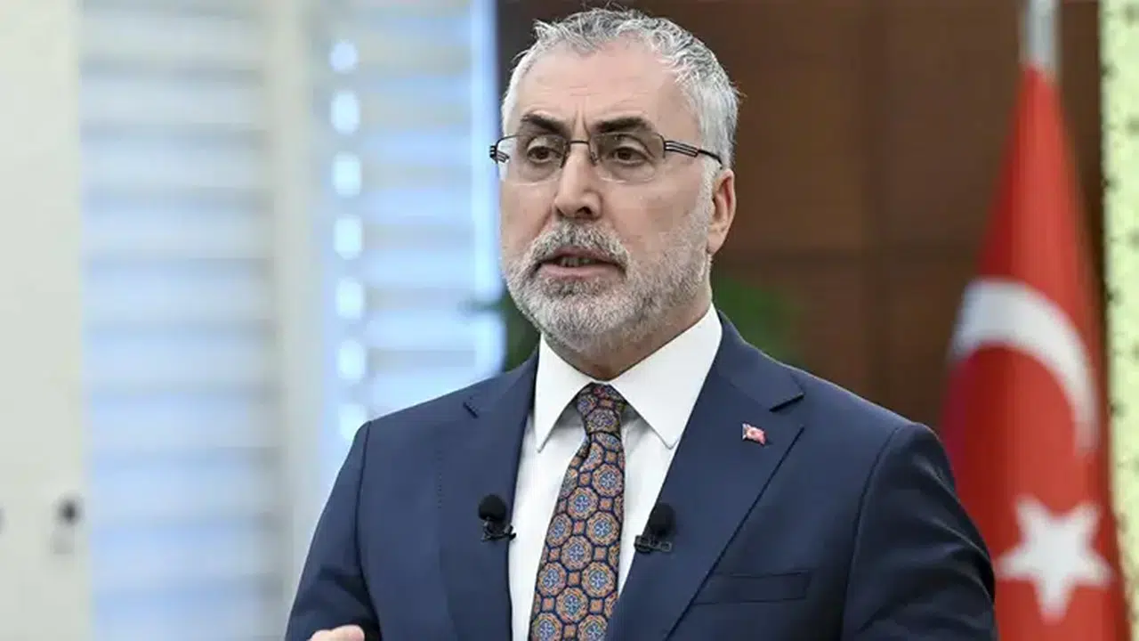 Bakan Vedat Işıkhan'dan Deprem Bölgesi Hakkında Kritik Mesajlar