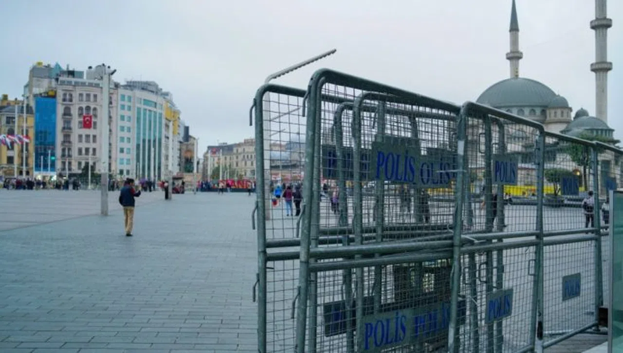 Beyoğlu’nda 1 Günlük Gösteri ve Yürüyüş Yasağı: Güvenlik Gerekçesiyle Kapsamlı Önlem Alındı