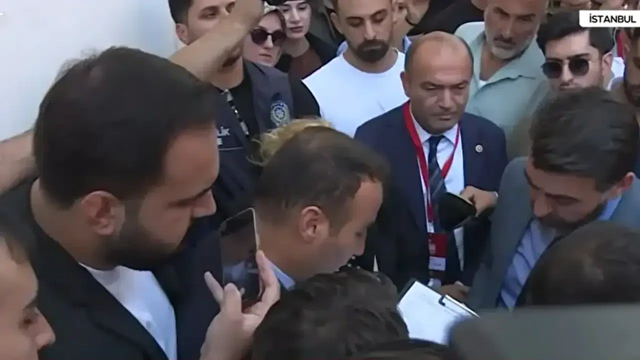 CHP İstanbul İl Kongresi’nde Kriz: Mahkeme Durdurma Kararı Verdi, YSK Devrede