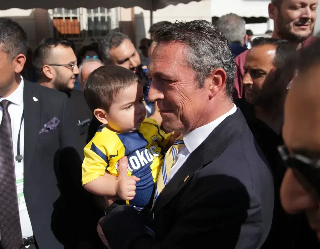 Fenerbahçe Başkanı Ali Koç’a Seçim Alanında Büyük İlgi