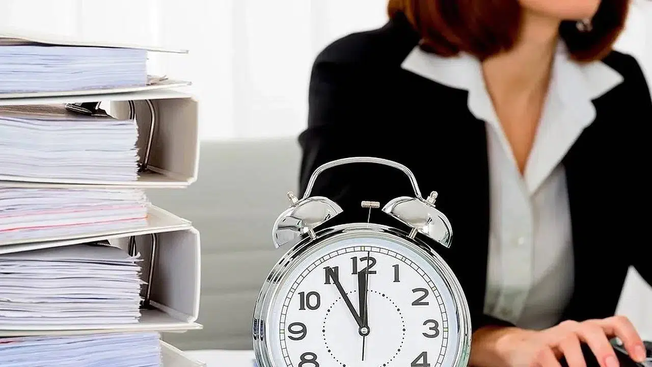 Çalışma Saatleri Tartışması Gündemde: Bakan Işıkhan’dan Net Mesaj