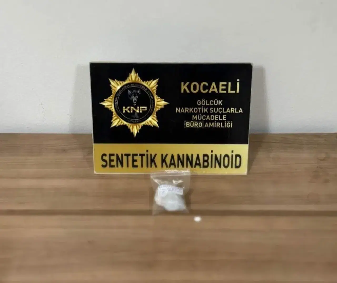 İzmit, Körfez ve Gölcük’te Narkotik Operasyonu: 8 Şüpheli Gözaltına Alındı