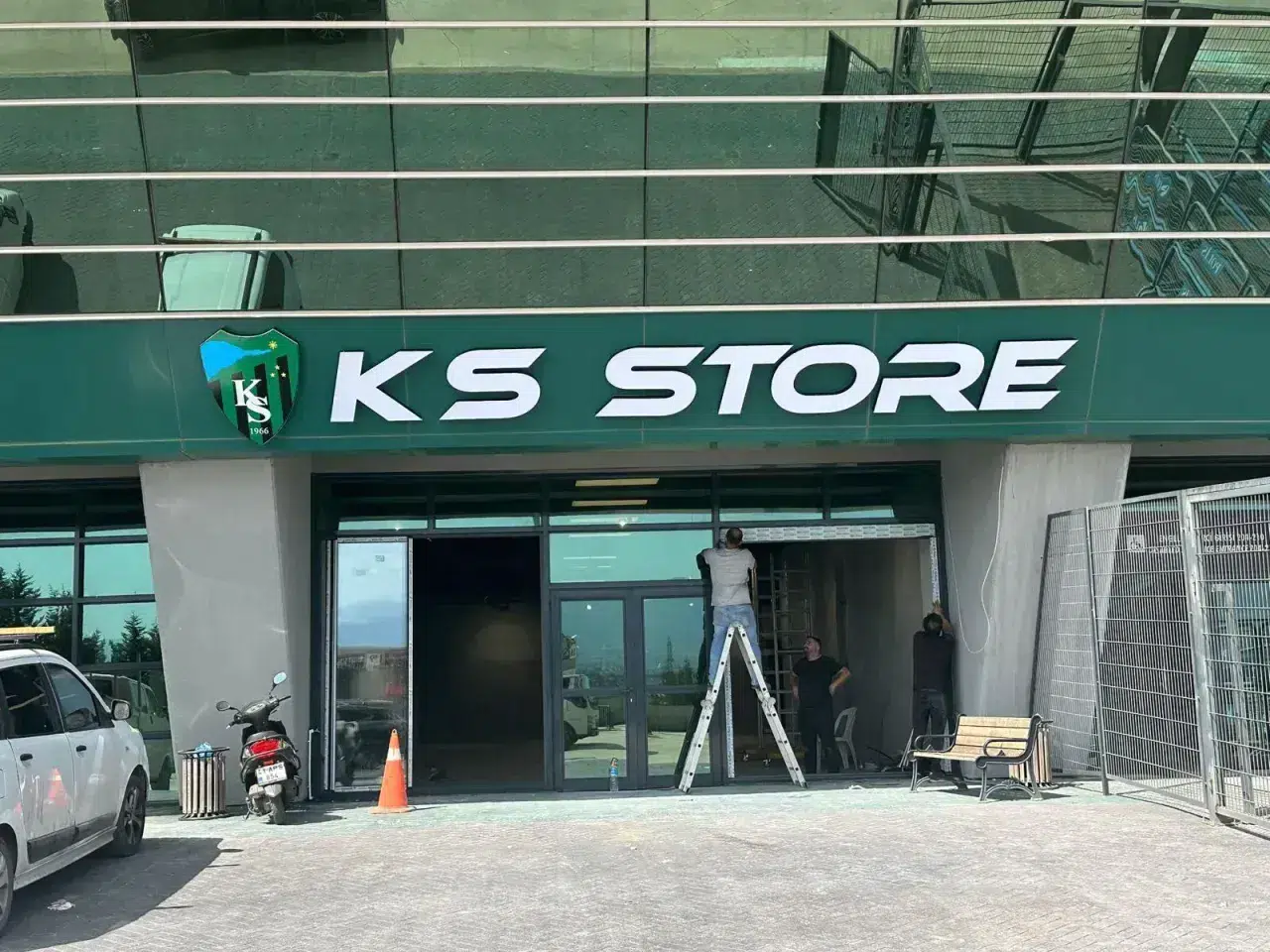 Kocaeli Stadı’nda KS Store Açılıyor! Kocaelispor Taraftarına Maç Günü Müjdesi