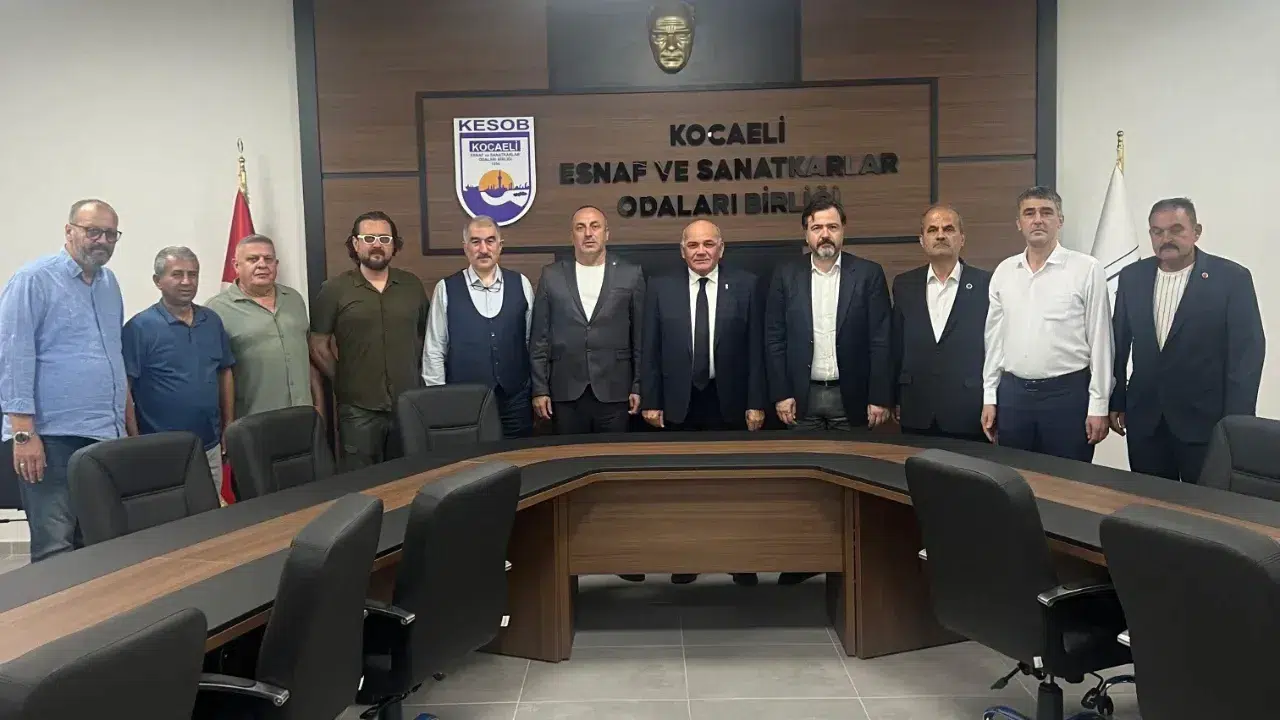 MHP İzmit İlçe Teşkilatı’ndan Esnaf Odasına Ziyaret