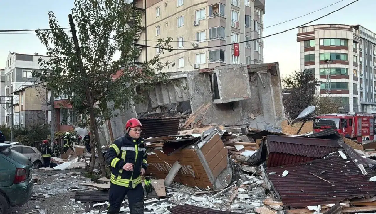 Gebze’de Korku Dolu Anlar: 6 Katlı Bina Çöktü