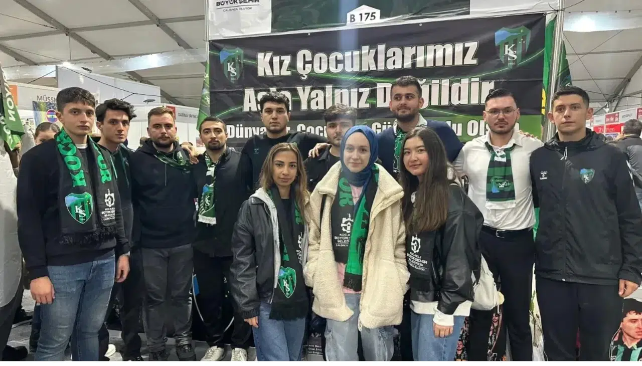 Kocaeli’de Anlamlı Etkinlik: “Bu Şehrin Kız Çocukları Kocaelispor’u Tutar” Sloganı Kitap Fuarına Damga Vurdu