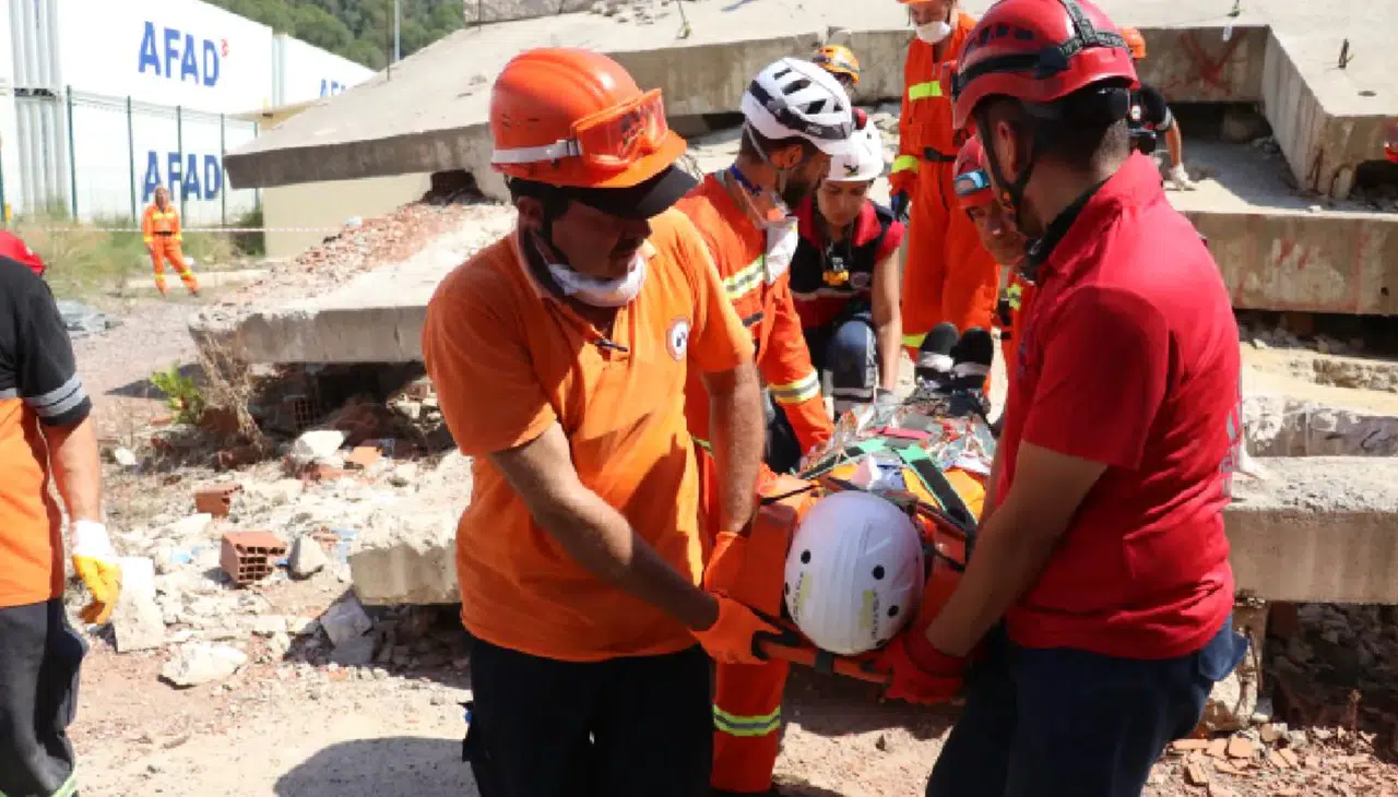 Yalova’da Marmara Depremi Tatbikatı: Gerçek Afet Anını Aratmayan Prova