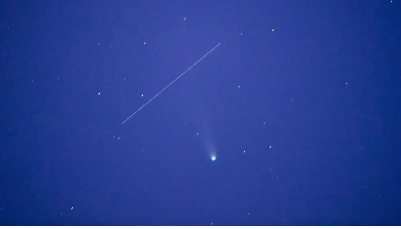 Van Semalarında Büyüleyici Görüntü: Lemmon Kuyruklu Yıldızı Göz Kamaştırdı