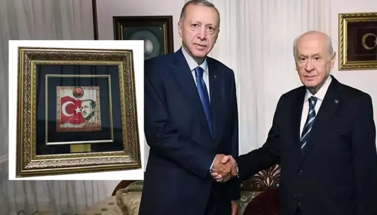 Bahçeli’den Cumhurbaşkanı Erdoğan’a Cumhuriyetin 102. Yılına Özel Anlamlı Hediye