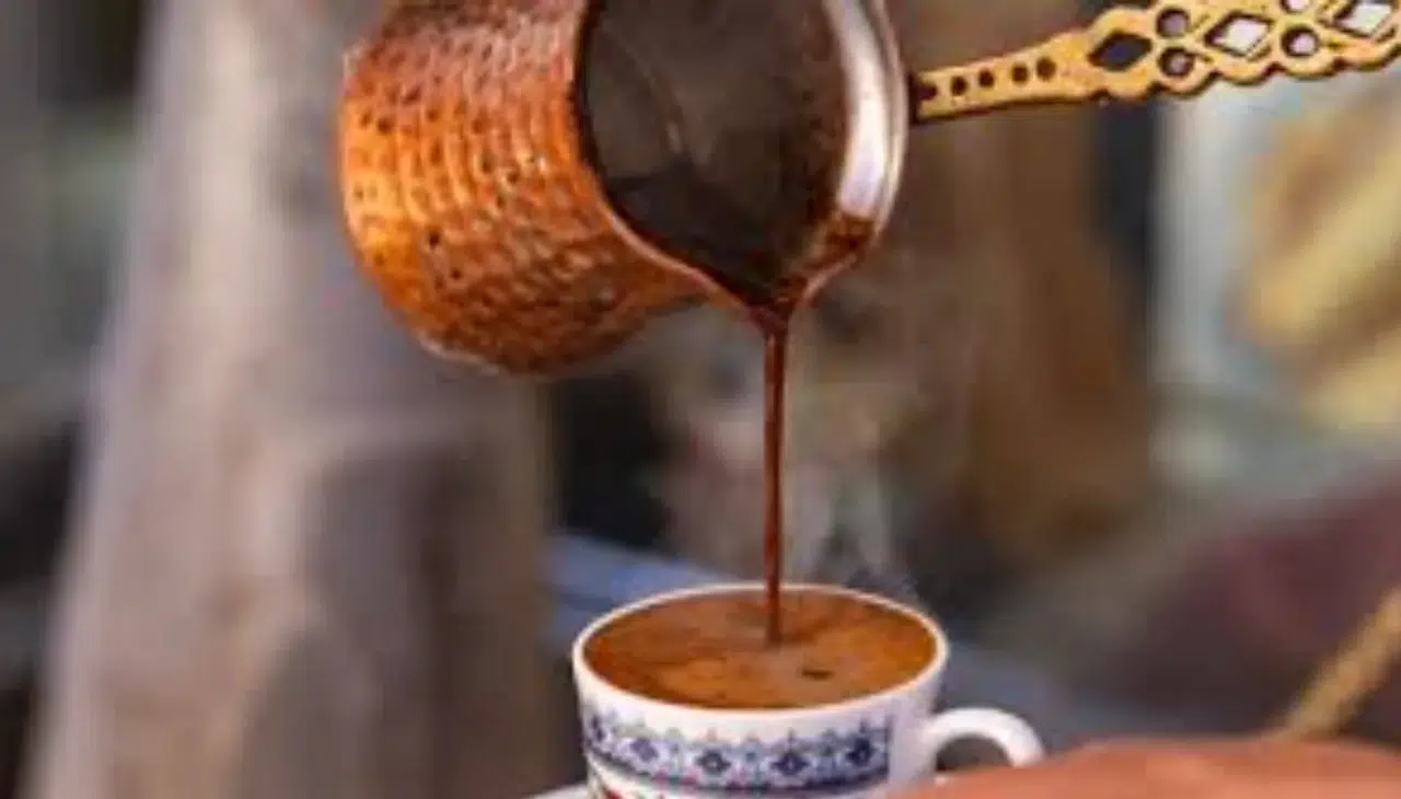 Uzmanlardan Hipertansiyon Hastalarına Kritik ‘Kafein’ Uyarısı: Kahve ve Çayı Kontrollü Tüketin