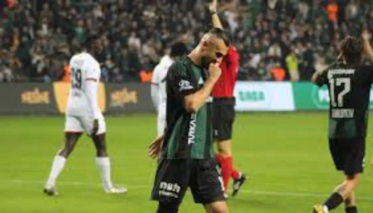 Kocaelispor’a 56 Blok, Fenerbahçe’ye 18 Blok Cezası: Taraftarlardan Çifte Standart Tepkisi Büyüyor