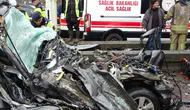 Kuzey Marmara Otoyolu’nda Korkunç Kaza! Gişelere Çarpan Otomobil Alev Aldı, Sürücü Hayatını Kaybetti