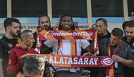 Galatasaray Taraftarından Leao'ya Destek ve Yönetime Çağrı
