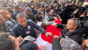 Osman Çelik Kimdir?