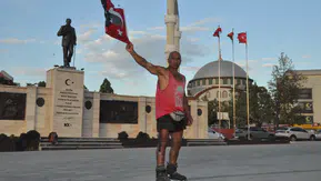 Murat Sağlam, Frankfurt’tan Anıtkabir’e doğru yola çıktı