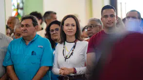 Machado, 10 Yıl Aradan Sonra Venezuela'ya Geri Döndü