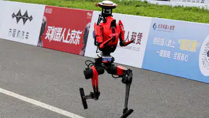 Çinli Robot Yarışlarda Rekor Kırdı