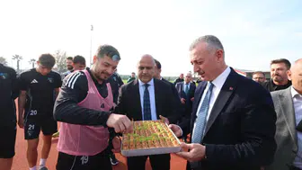 Kocaelispor’da Kasımpaşa Maçı Öncesi Moral Zirvede: Takıma Baklavalı Destek