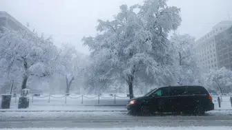 Avrupa Beyaza Büründü: Kar Fırtınası Kıtada Hayatı Felç Etti, Can Kayıpları Yaşandı