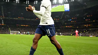 Galatasaray ve Fenerbahçe Transferde Karşı Karşıya! Mathys Tel İçin Dev Yarış Başladı