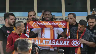 Leao'ya Gelen Tezahürat: Alvarez İstiyoruz!