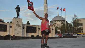 Murat Sağlam, Frankfurt’tan Anıtkabir’e doğru yola çıktı