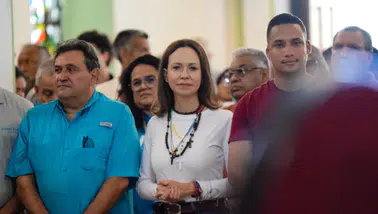 Machado, 10 Yıl Aradan Sonra Venezuela'ya Geri Döndü