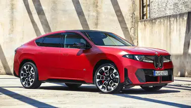 BMW iX4, Hızlı Şarj Desteğiyle Tanıtıldı