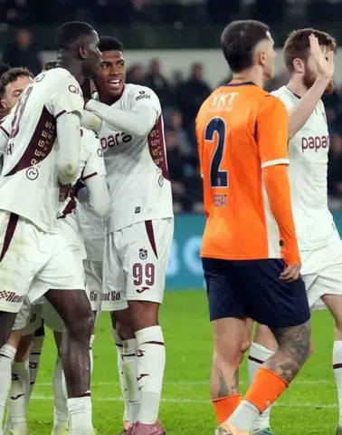Nefes Kesen Maç! Trabzonspor 101. Dakika Golüyle Başakşehir’i 4-3 Mağlup Etti
