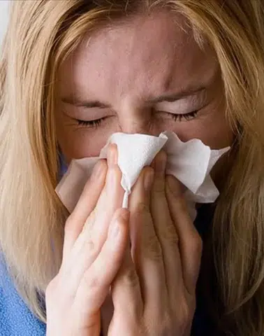 Haftalarca Geçmeyen Burun Akıntısı Ciddi Hastalıkların Habercisi Olabilir