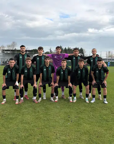 Gölcükspor U-19, İstanbul Çamlıcaspor'a Yenildi