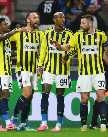 Fenerbahçe Şampiyonlar Ligi'nde Galatasaray'a Fırsat Sunuyor