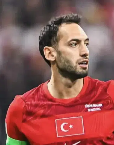 Hakan Çalhanoğlu'ndan Fenerbahçe Açıklaması