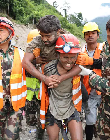 Nepal'da 9 Gün Mahsur Kaldılar