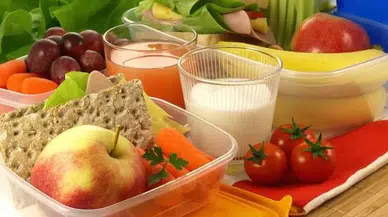 Öğrenciler için Sağlıklı Beslenme: Okul Döneminde Nasıl Daha Dengeli ve Yeterli Beslenilir?