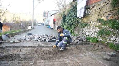 Çayırova'da Belediye Ekiplerinin Yol Mesaisi