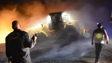 Ankara'da Terkedilmiş Çöplükte Korkutan Yangın: İtfaiye Zamanında Müdahale Etti