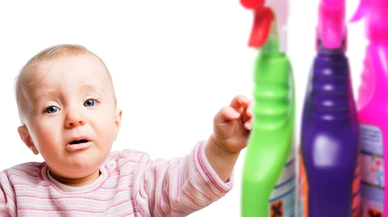 Yakıcı Madde İçen Bebek Hayata Tutundu: Uzmanlar Aileleri Uyarıyor