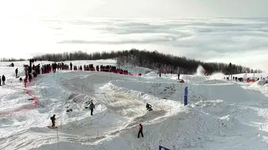 Rize'nin Sis Denizi Üzerinde Adrenalin Dansı: Eşsiz Görüntüler Büyülüyor