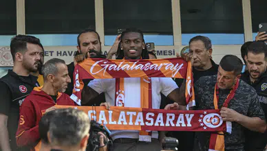 Leao'ya Gelen Tezahürat: Alvarez İstiyoruz!