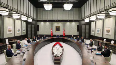 YAŞ kararları resmileşti