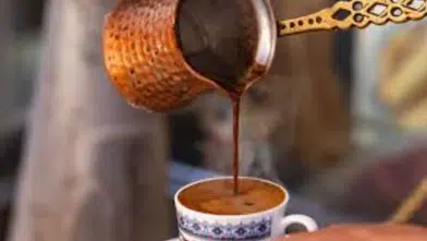 Uzmanlardan Hipertansiyon Hastalarına Kritik ‘Kafein’ Uyarısı: Kahve ve Çayı Kontrollü Tüketin