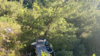 Hatay’da Otomobil Uçuruma Yuvarlandı: Bir Kişi Hayatını Kaybetti, İki Yaralı