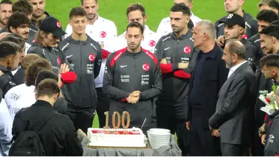 A Milli Takım Kaptanı Hakan Çalhanoğlu’na 100. Maç Sürprizi: Kocaeli Stadı’nda Özel Kutlama