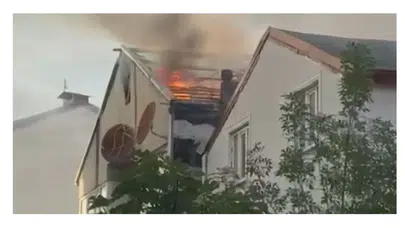 Körfez’de Çatı Yangını Mahalleyi Korkuttu: Dumanlar Gökyüzünü Kapladı